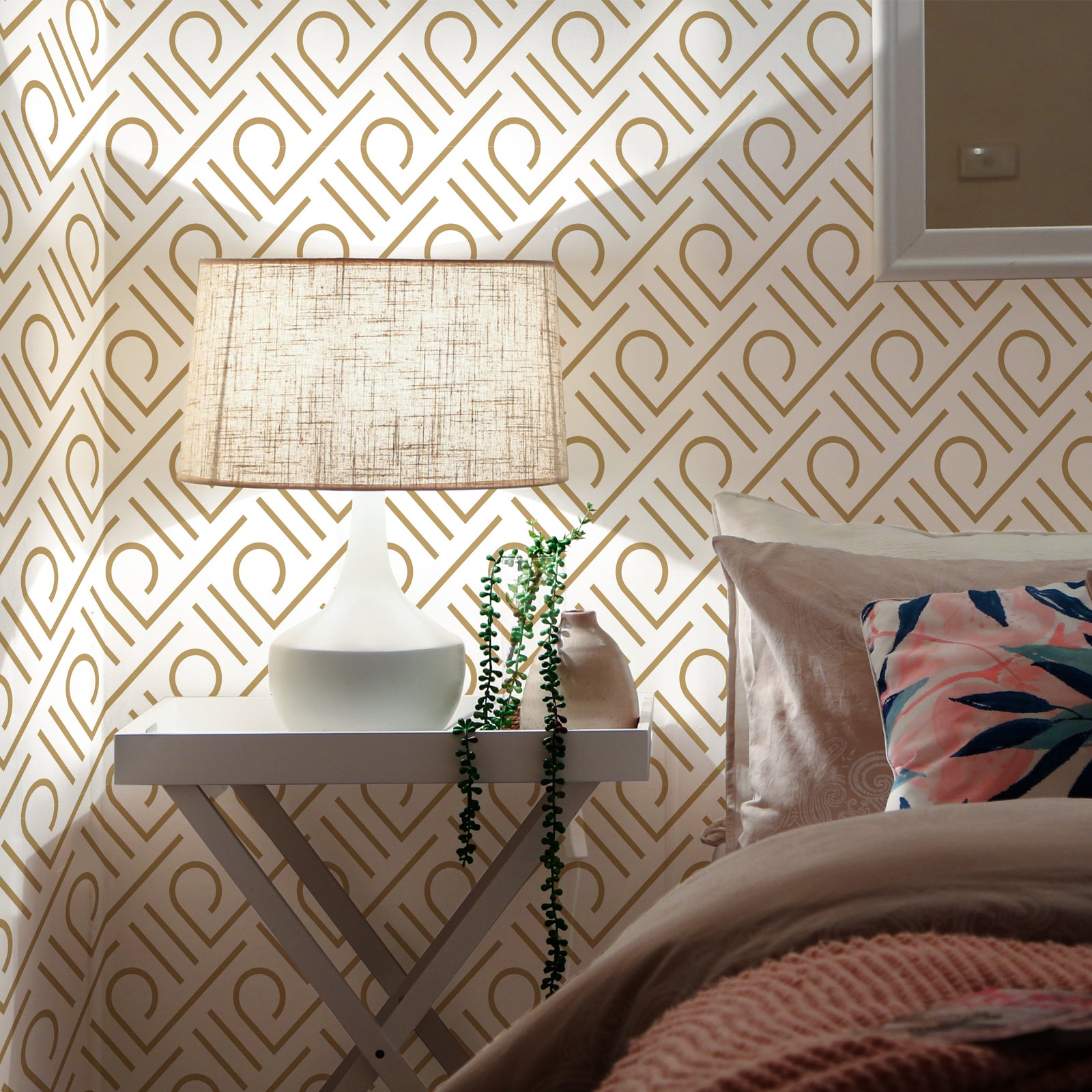 Golden Axis – Modern Geometric Wallpaper